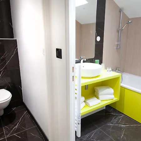 Le Kennedy, Clermont-ferrand, The Originals Relais 3*