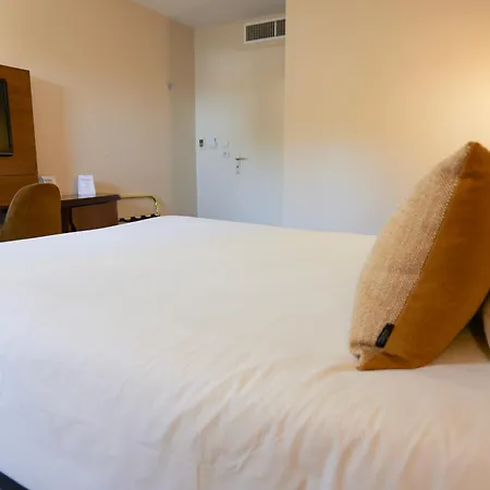 Le Kennedy, Clermont-ferrand, The Originals Relais 3*