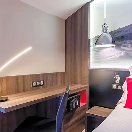 Le Kennedy, Clermont-ferrand, The Originals Relais 3*