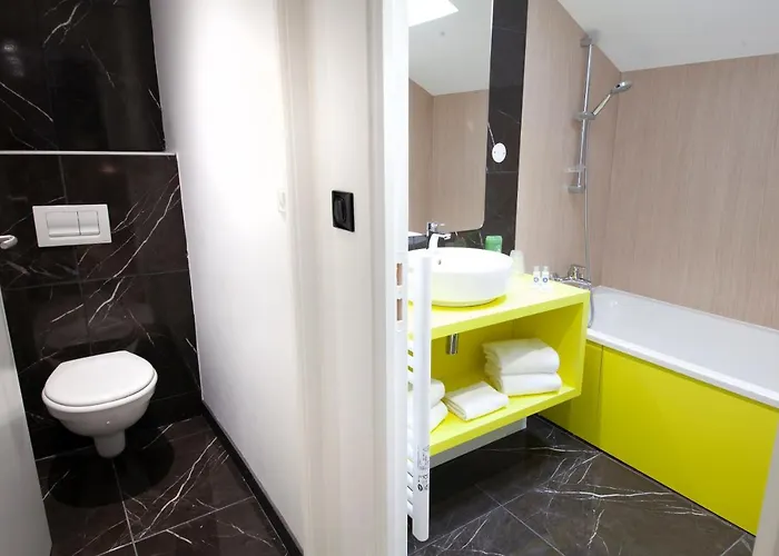 Le Kennedy, Clermont-ferrand, The Originals Relais 3*