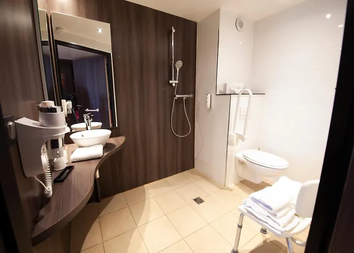 Le Kennedy, Clermont-ferrand, The Originals Relais 3*